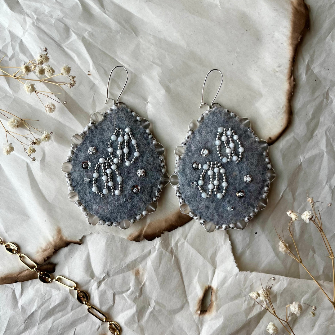 TLee Beads Mule Deer Beaded Wool Earrings