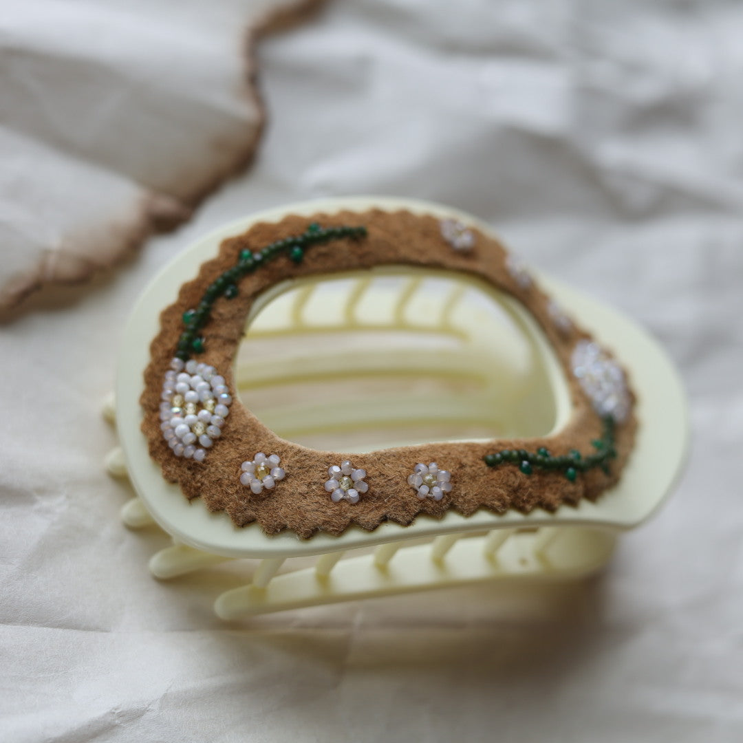 TLee Beads Beaded Flat Claw Clip