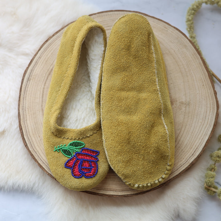 T.Sullivan Size 8 Women Red Roses Ballerina Slippers