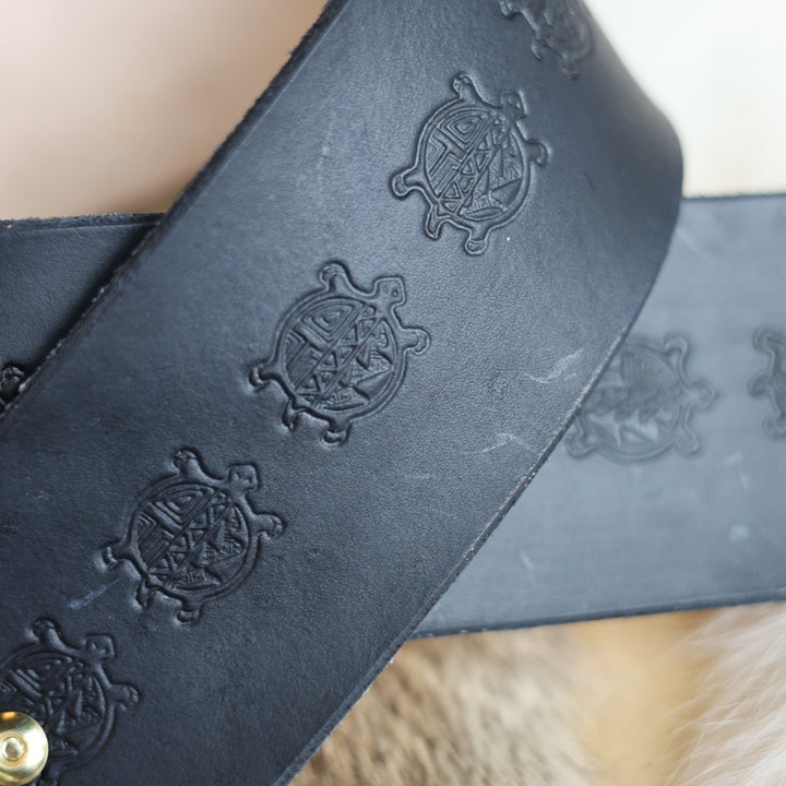 Iskotew Pahkekin Everyday 32" Turtle Stamped Leather Belt