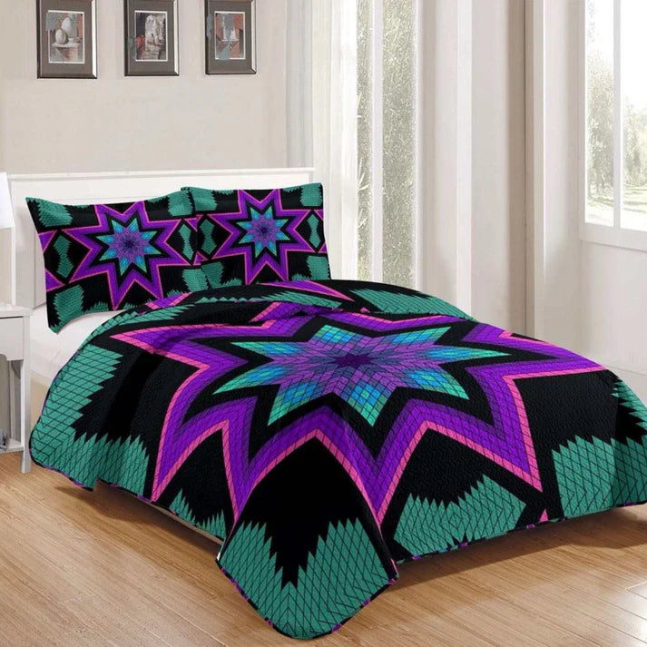 Keya "Northern Lights" Quilt Set