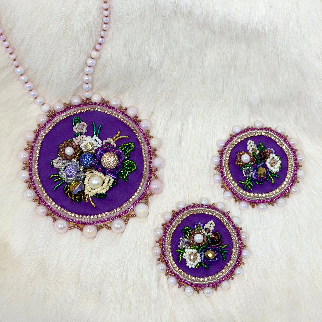 Mercedes G. Purple Bouquet Set