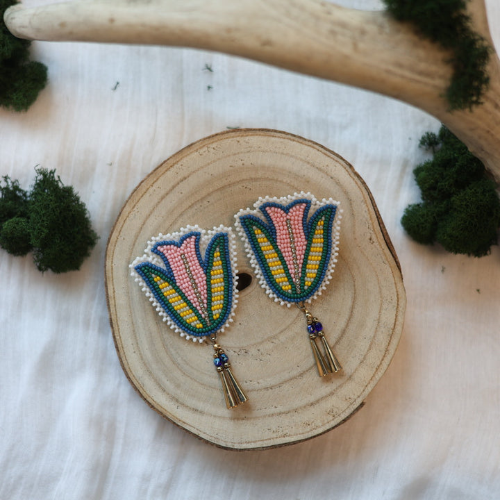 Dee Iyapes Beaded Tulip Set