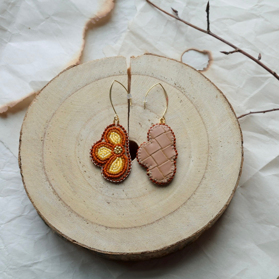 Windy North Designs Amber Floral Beaded Necklace & Earrings