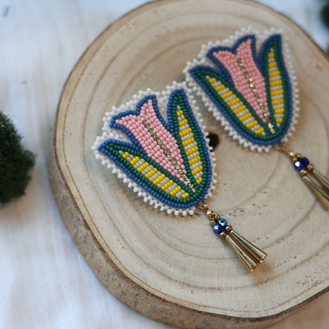 Dee Iyapes Beaded Tulip Set