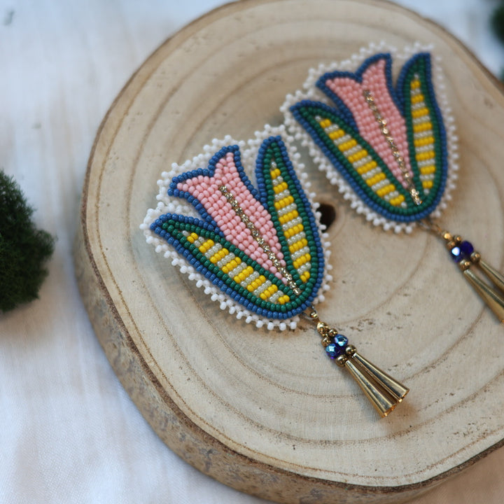 Dee Iyapes Beaded Tulip Set