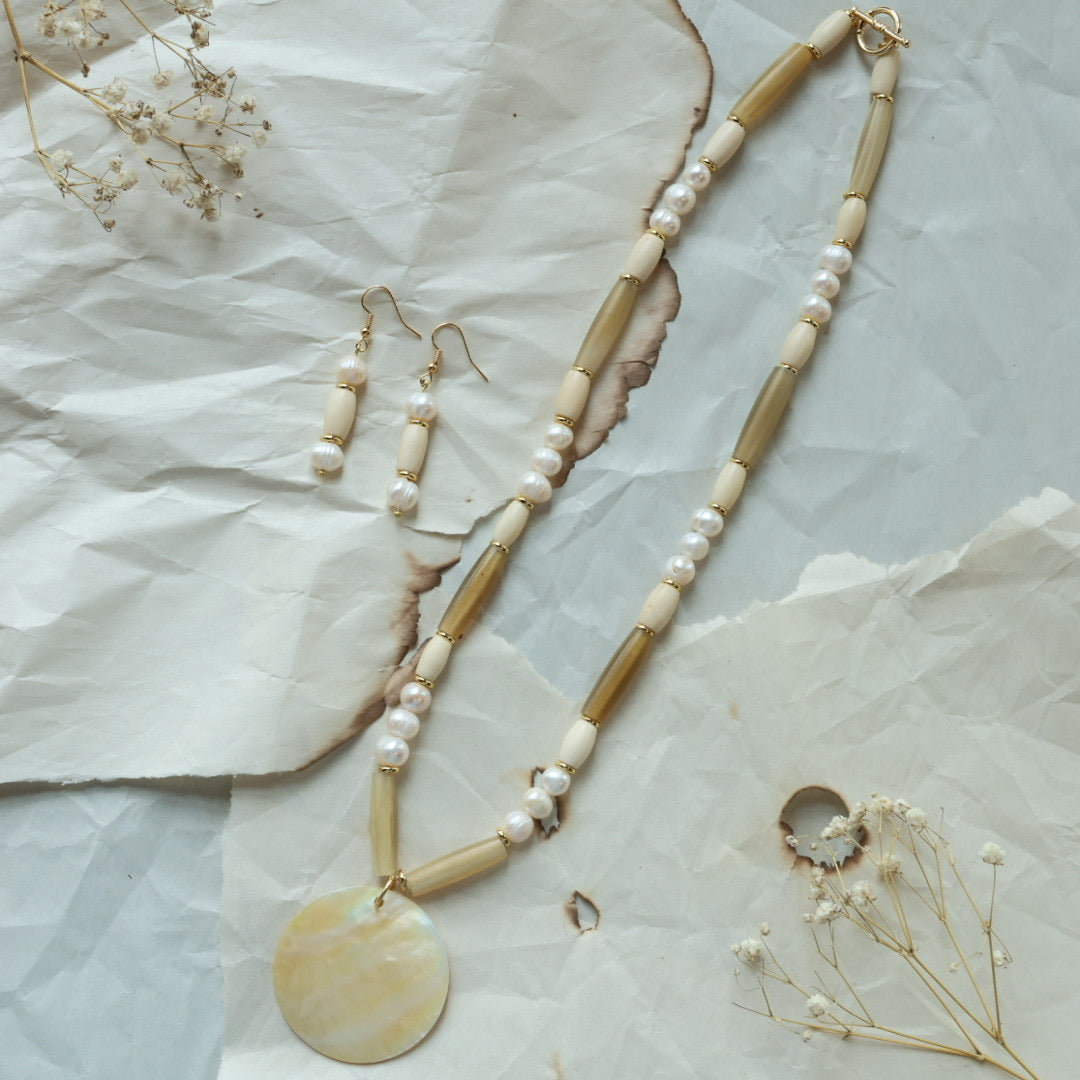 TLee Beads Clutching My Pearls Set