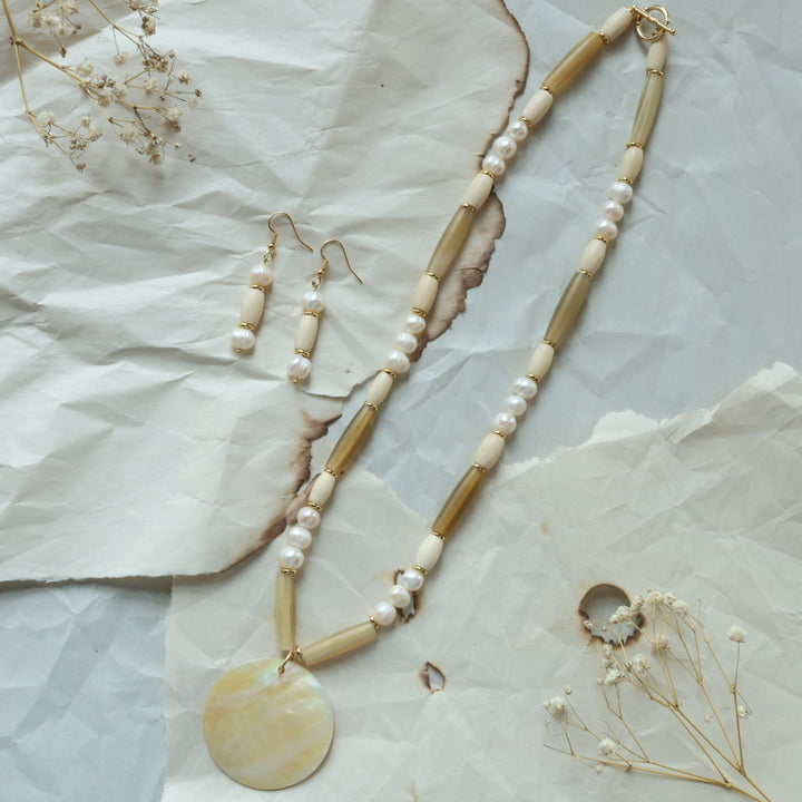 TLee Beads Clutching My Pearls Set