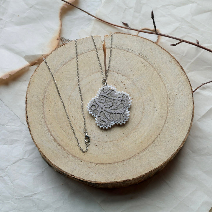 Windy North Designs Mauve Floral Beaded Necklace & Earrings