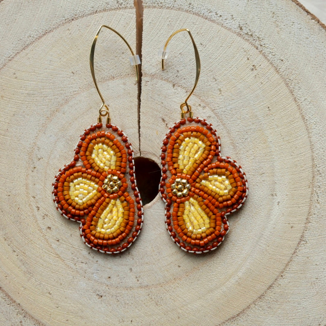 Windy North Designs Amber Floral Beaded Necklace & Earrings