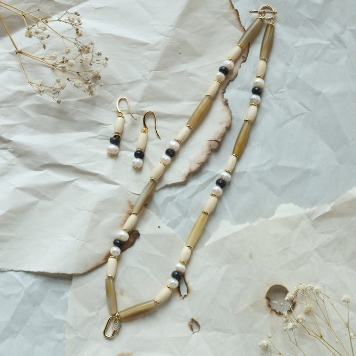 TLee Beads Clutching My Pearls Set