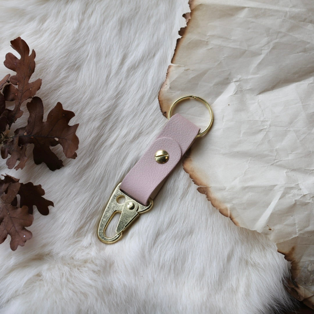 1885 Leather Co. Leather Rifle Clip Keychain