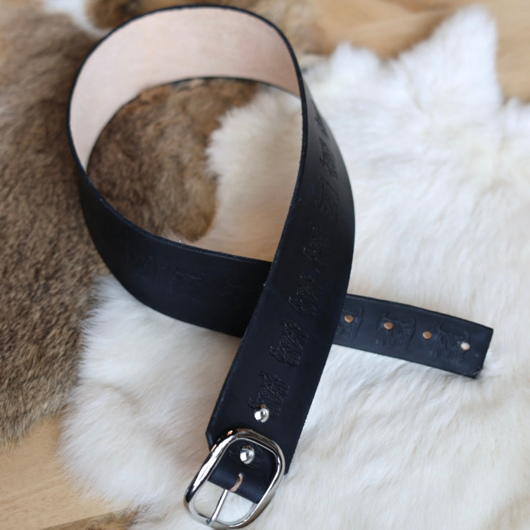 Iskotew Pahkekin Everyday 33" Skull Stamped Leather Belt