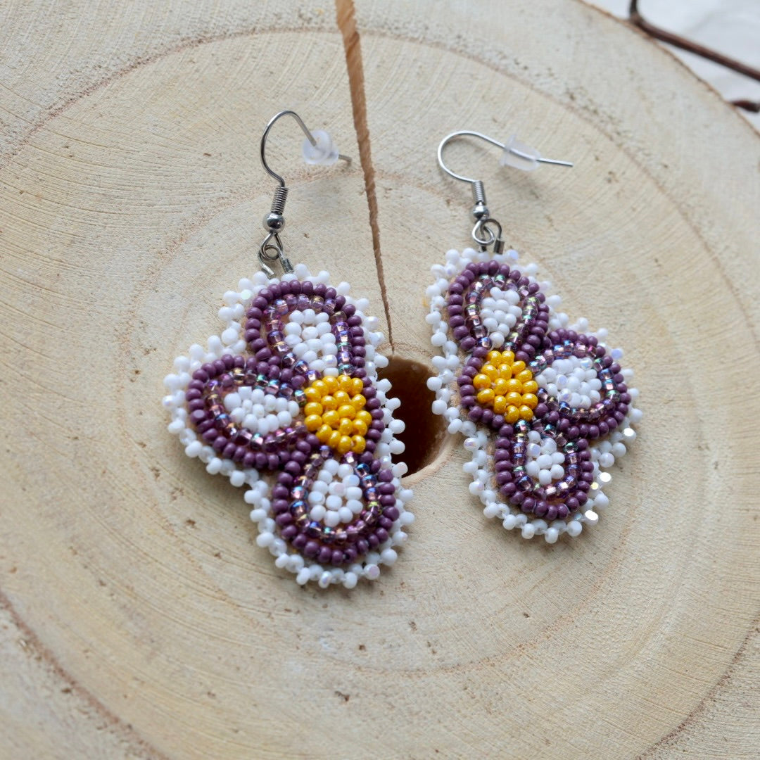 Windy North Designs Mauve Floral Beaded Necklace & Earrings