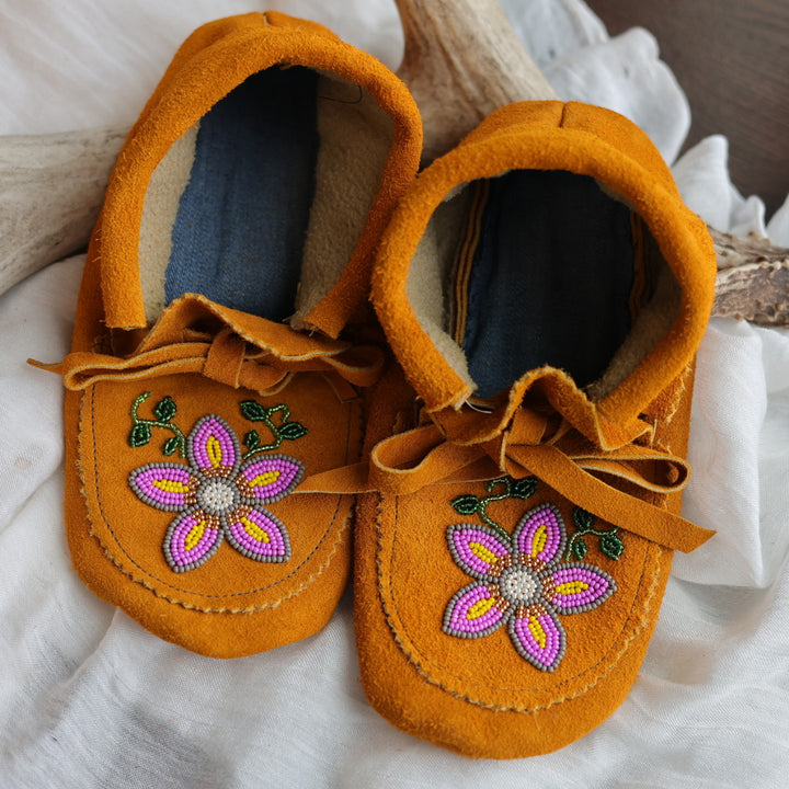 Sandra L. Women's 8 Beaded Floral Handmade Moccasins