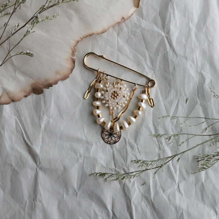 TLee Beads Golden Brooches