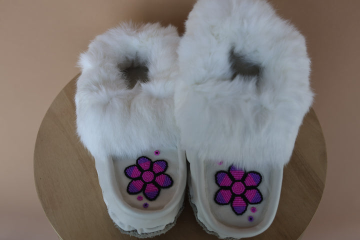 Ironstar Co. White Moccasins With Flower Detail