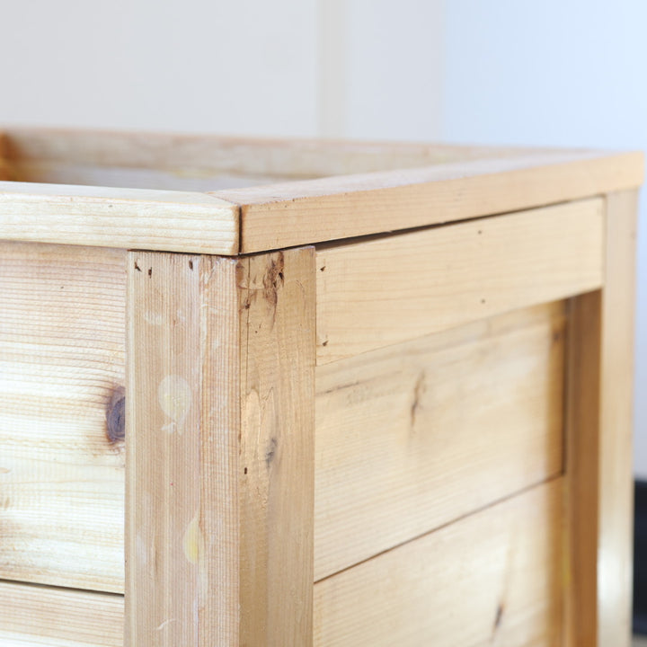 CNYC Cedar Planter