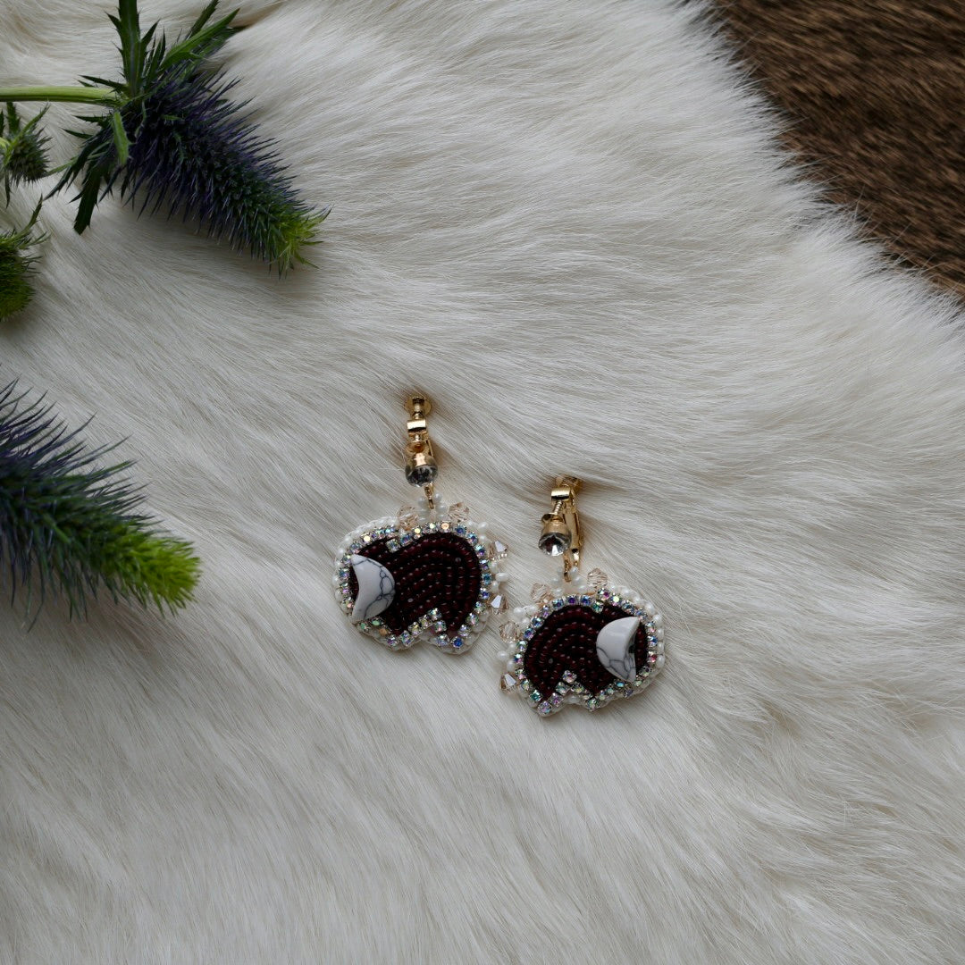 Mercedes G. Mini Bison Beaded Clip-On Earrings
