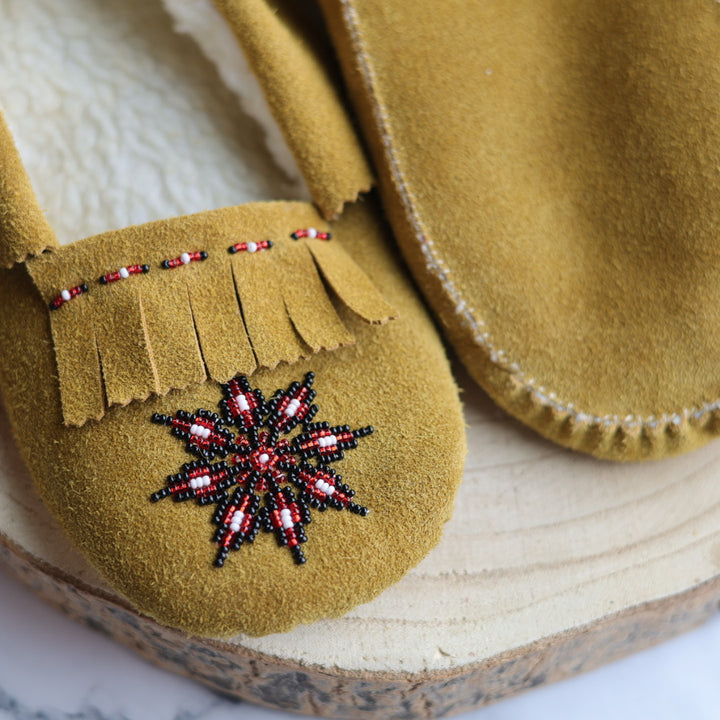 T.Sullivan Men's 9 Snowflake Moccasin