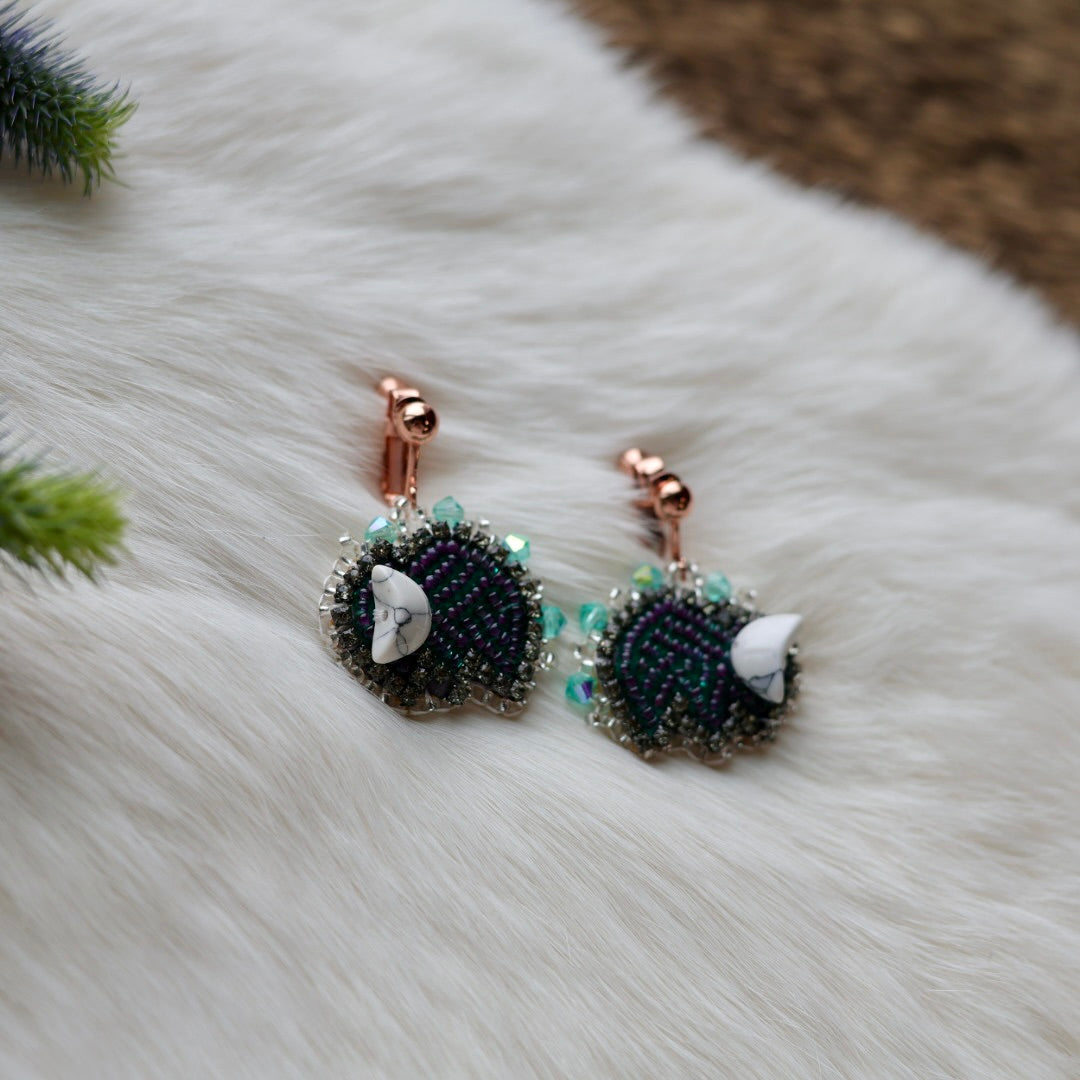 Mercedes G. Mini Bison Beaded Clip-On Earrings