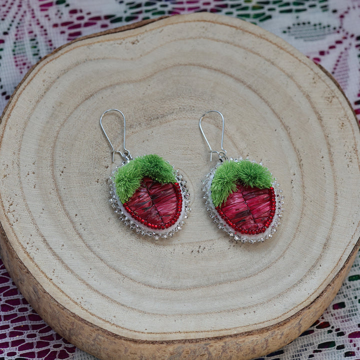 Feline Fancy Eh Tufted Strawberry Quill Earrings & Necklace
