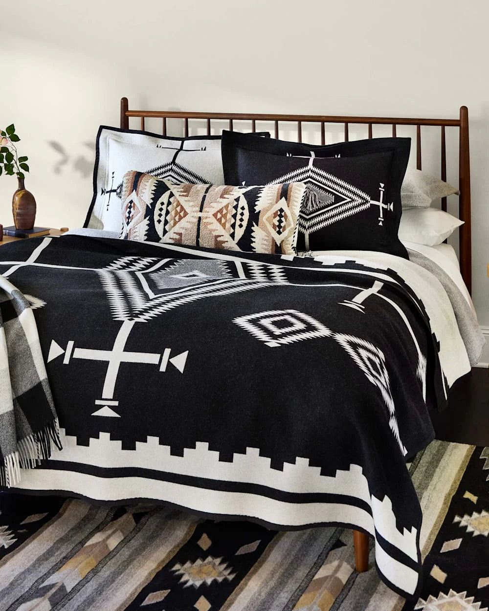Pendleton Los Ojos Jacquard Blanket