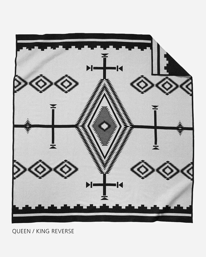 Pendleton Los Ojos Jacquard Blanket