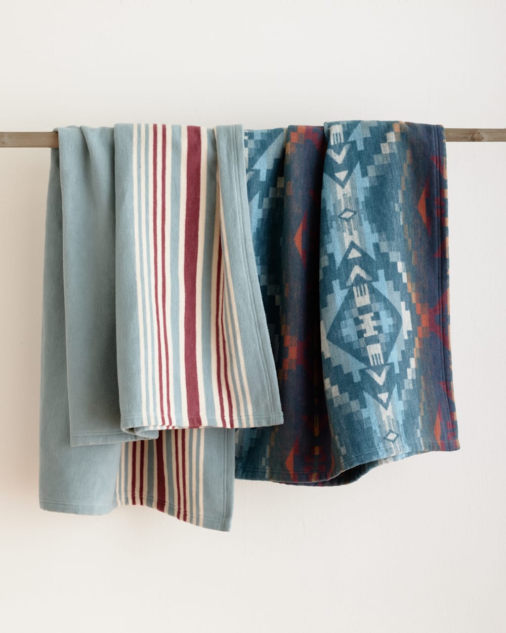 Pendleton Carico Organic Cotton Throw Gift Set
