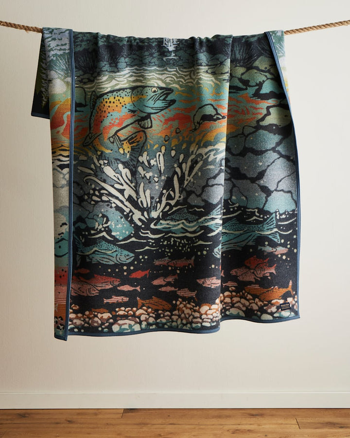 Pendleton Jacquard Napped Robe Salmon Falls Twin Blanket