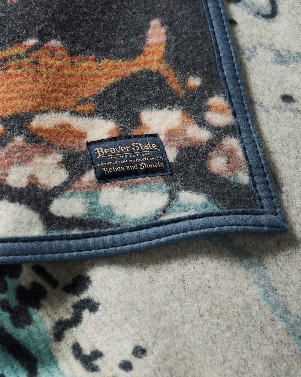 Pendleton Jacquard Napped Robe Salmon Falls Twin Blanket