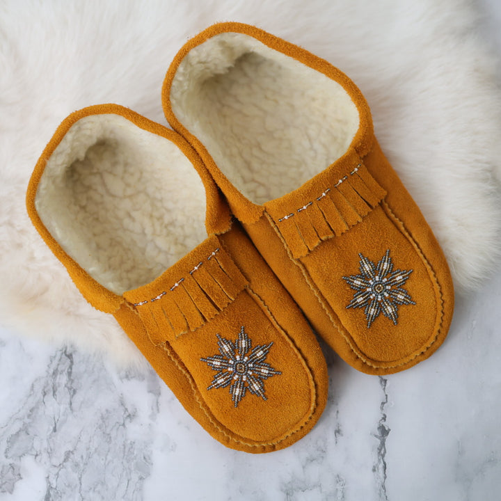 T.Sullivan Men's 9 Snowflake Moccasin