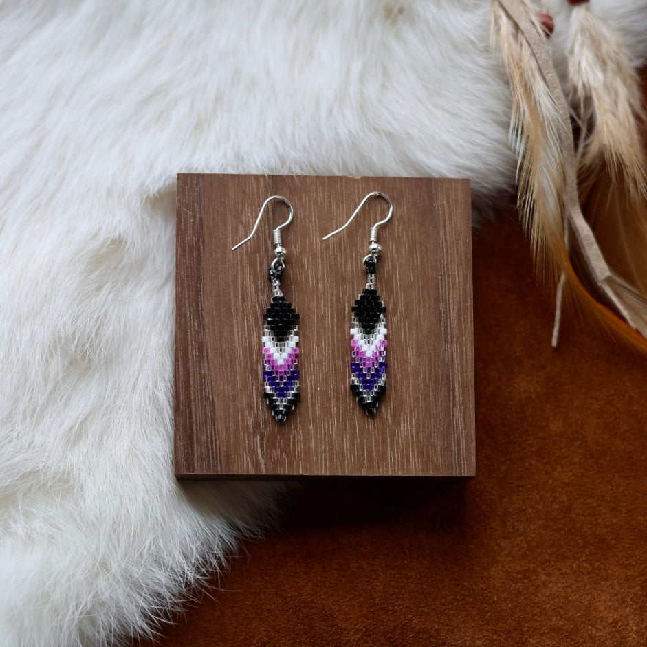 Dorothy B. Mini Peyote Feather Earrings