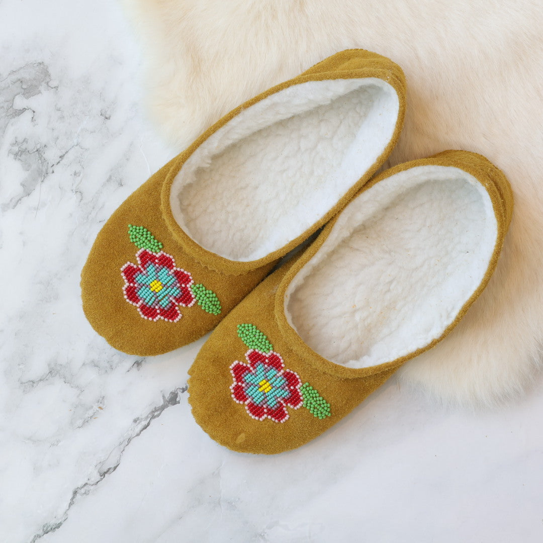 T.Sullivan Size 8 Women Red Floral Ballerina Slippers