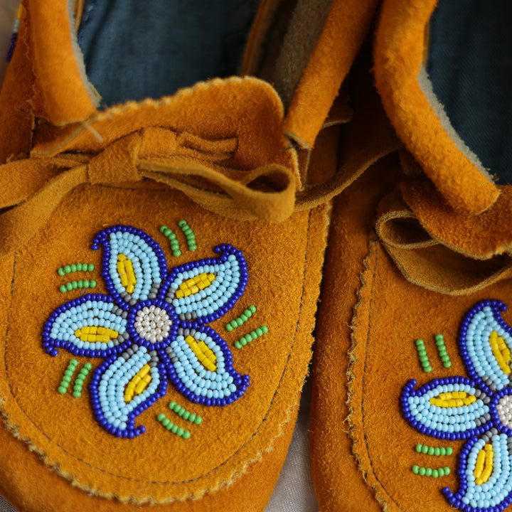 Sandra L. Women's 9 Beaded Floral Handmade Moccasins