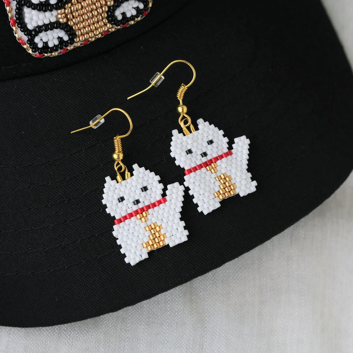March Beadmaster Fancy Feline Eh Lucky Cat Maneki Neko Snapback Hat & Brickstitch Earrings