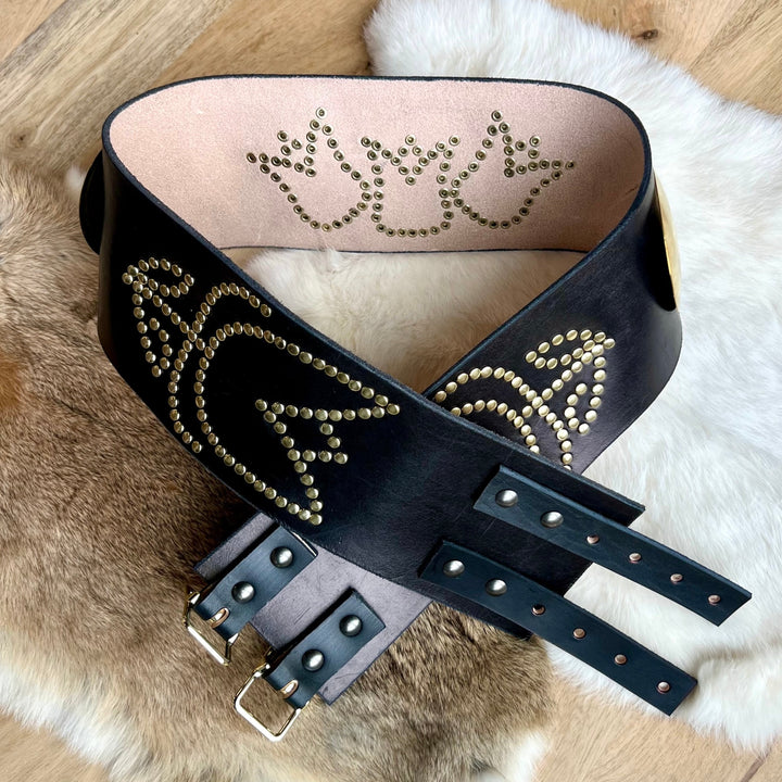 Iskotew Pahkekin 40" Black Leather Concho Belt