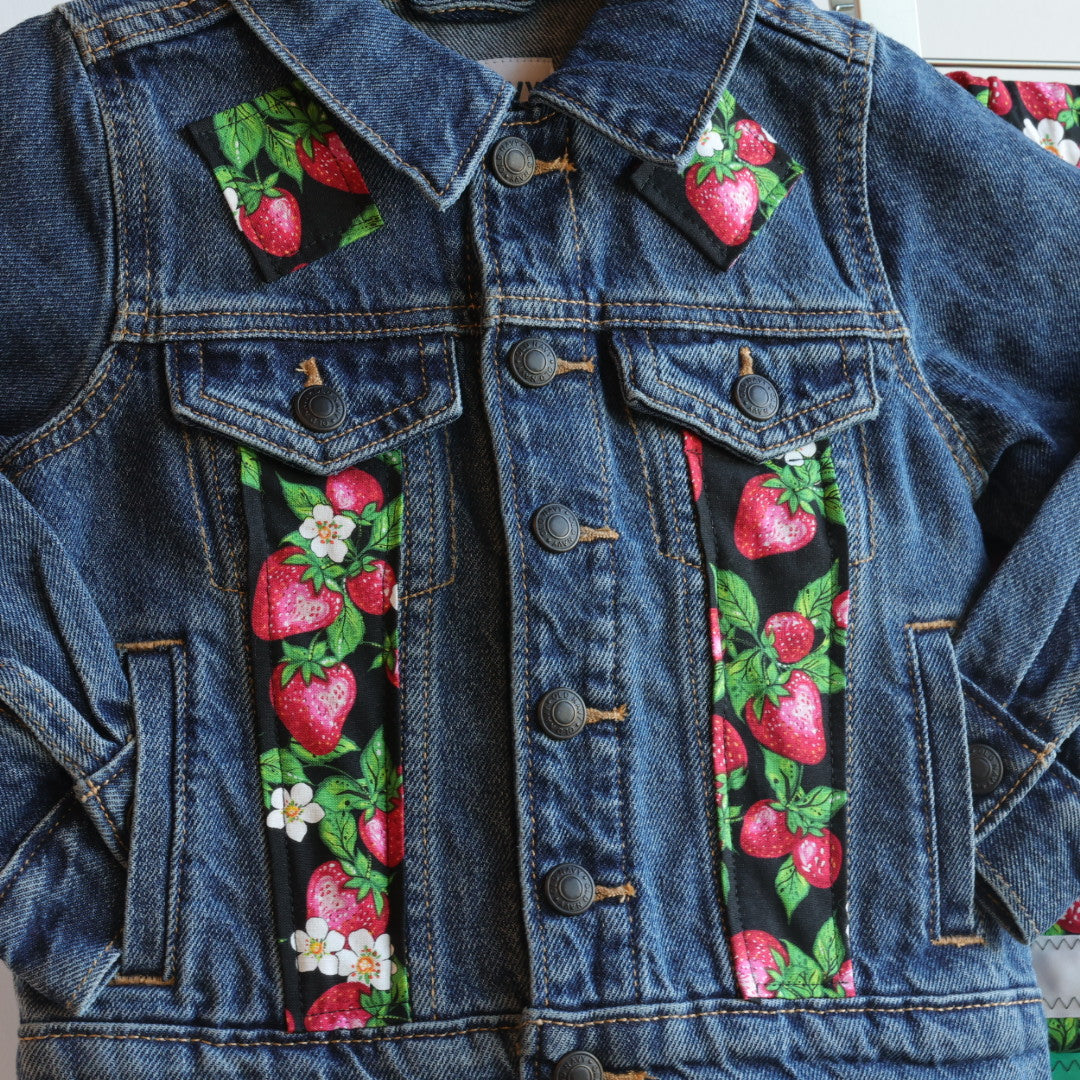 Vi's CREE-ations Strawberries in Black Toddler Ribbon Set