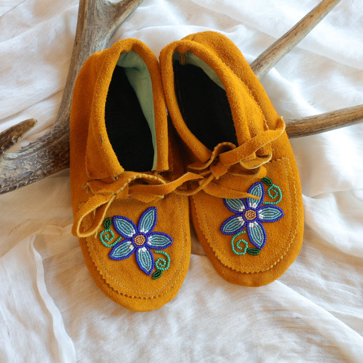 Sandra L. Women's 7 Beaded Floral Handmade Moccasins