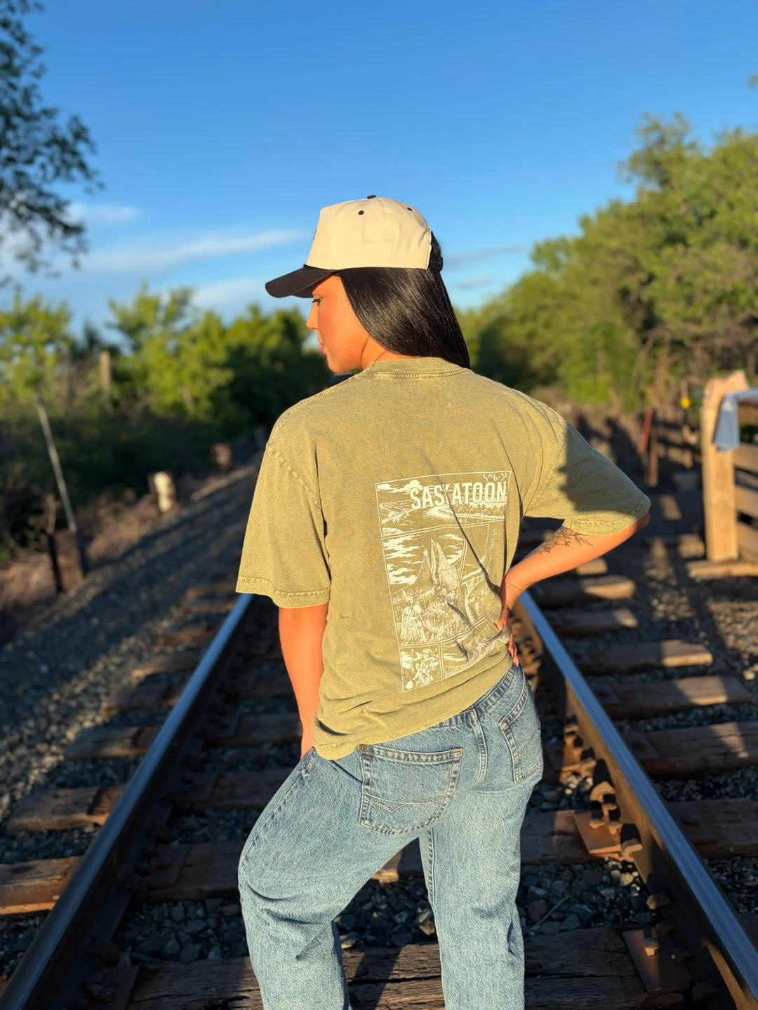 Xusi Clothing Sâskwatôn T-Shirt