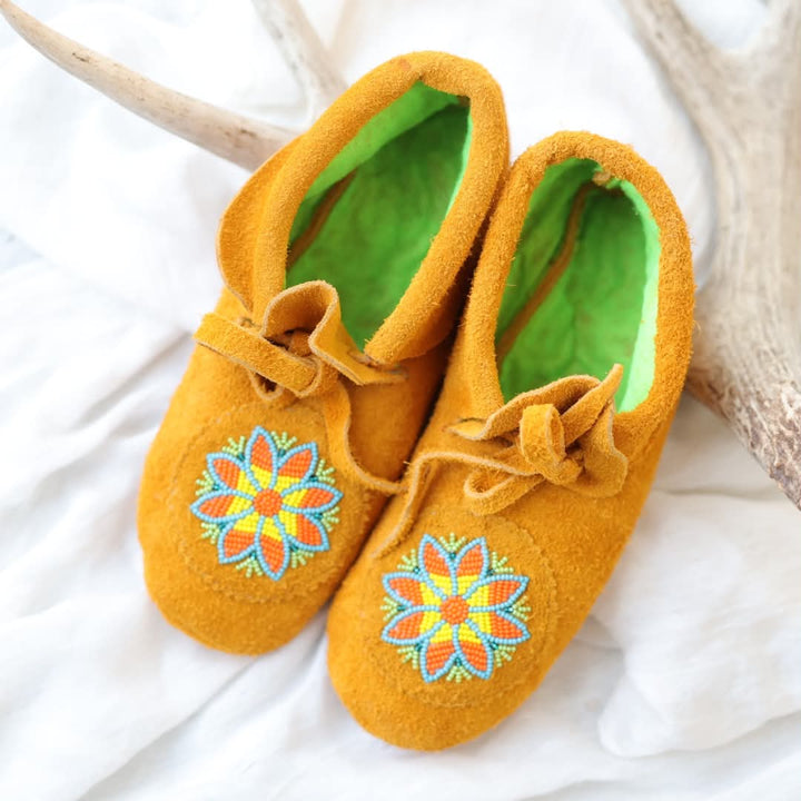Sandra L. Women's 6 Beaded 8-Petal Bright Floral Handmade Moccasins