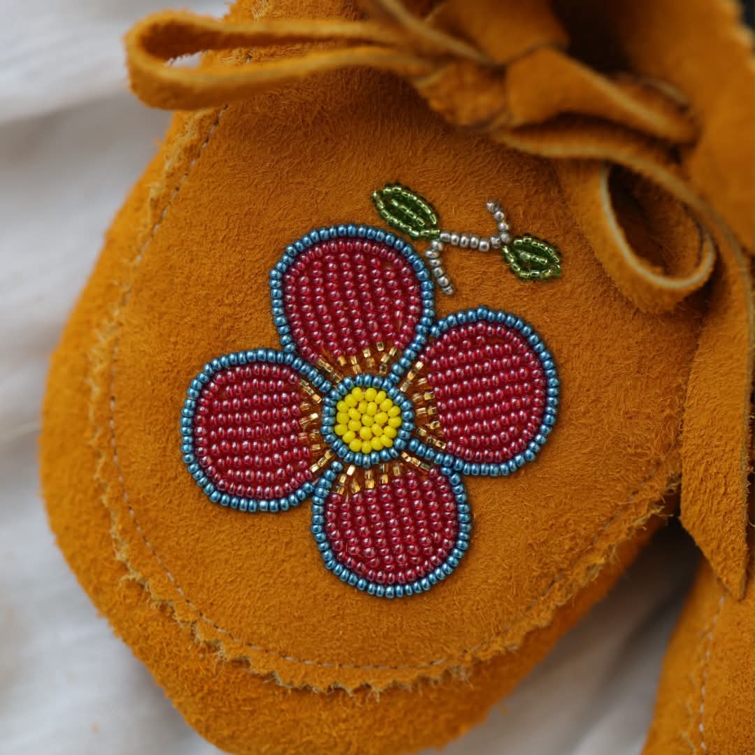 Sandra L. Women's 5 Beaded 4-Petal Red Floral Handmade Moccasins