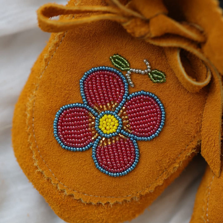 Sandra L. Women's 5 Beaded 4-Petal Red Floral Handmade Moccasins