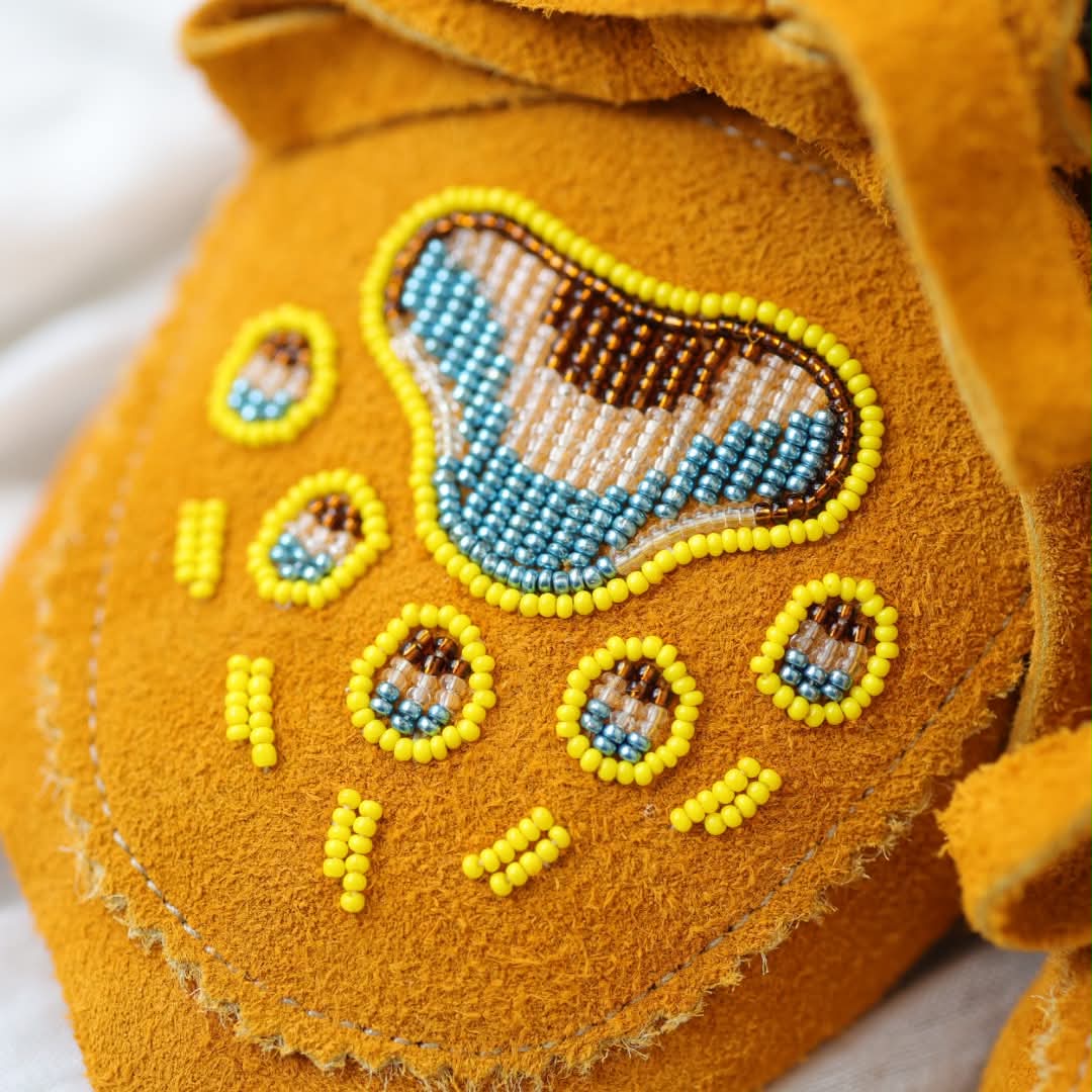 Sandra L. Women's 5 Beaded Bear paw Handmade Moccasins