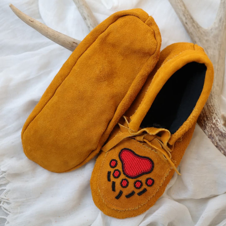 Sandra L. Men's 10 Beaded Red Bear Paw Handmade Moccasins