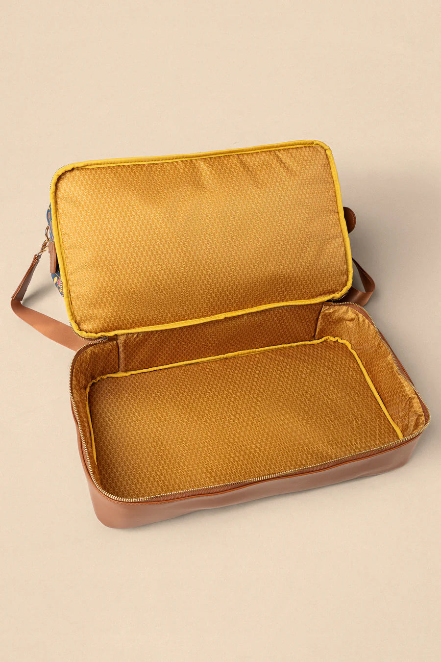 B. YELLOWTAIL Mountain Crow Floral Weekender Travel Bag