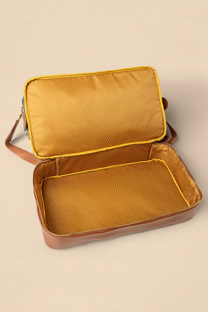 B. YELLOWTAIL Mountain Crow Floral Weekender Travel Bag